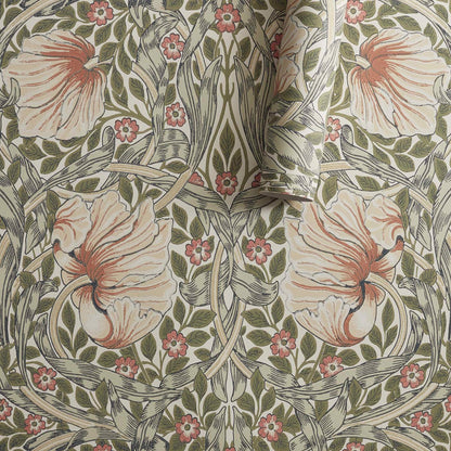 Morris and Co Pimpernel Rose Cockle Sage behangrol detail