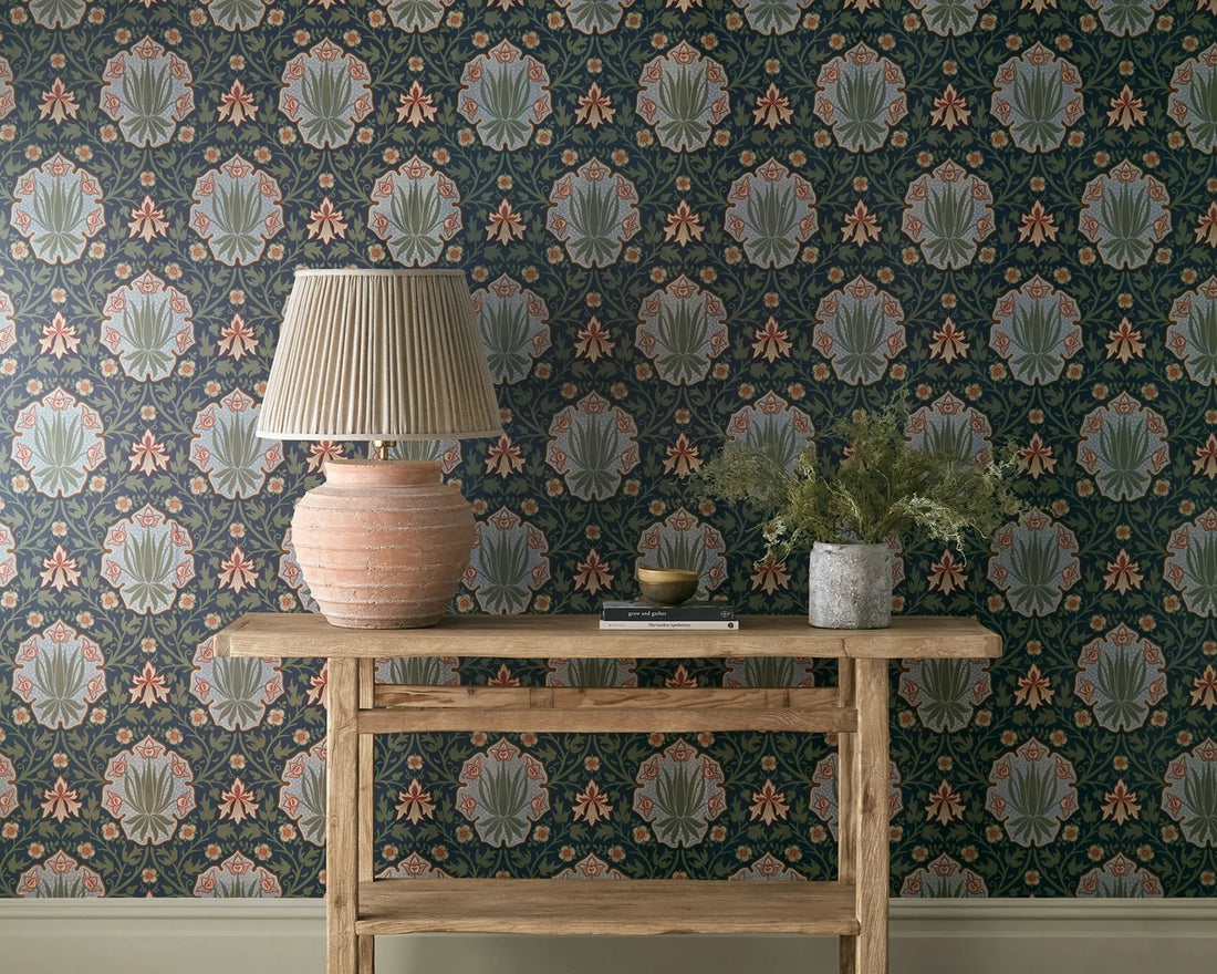 Morris and Co behang Iris &amp; Rose Indigo/Thyme 217568