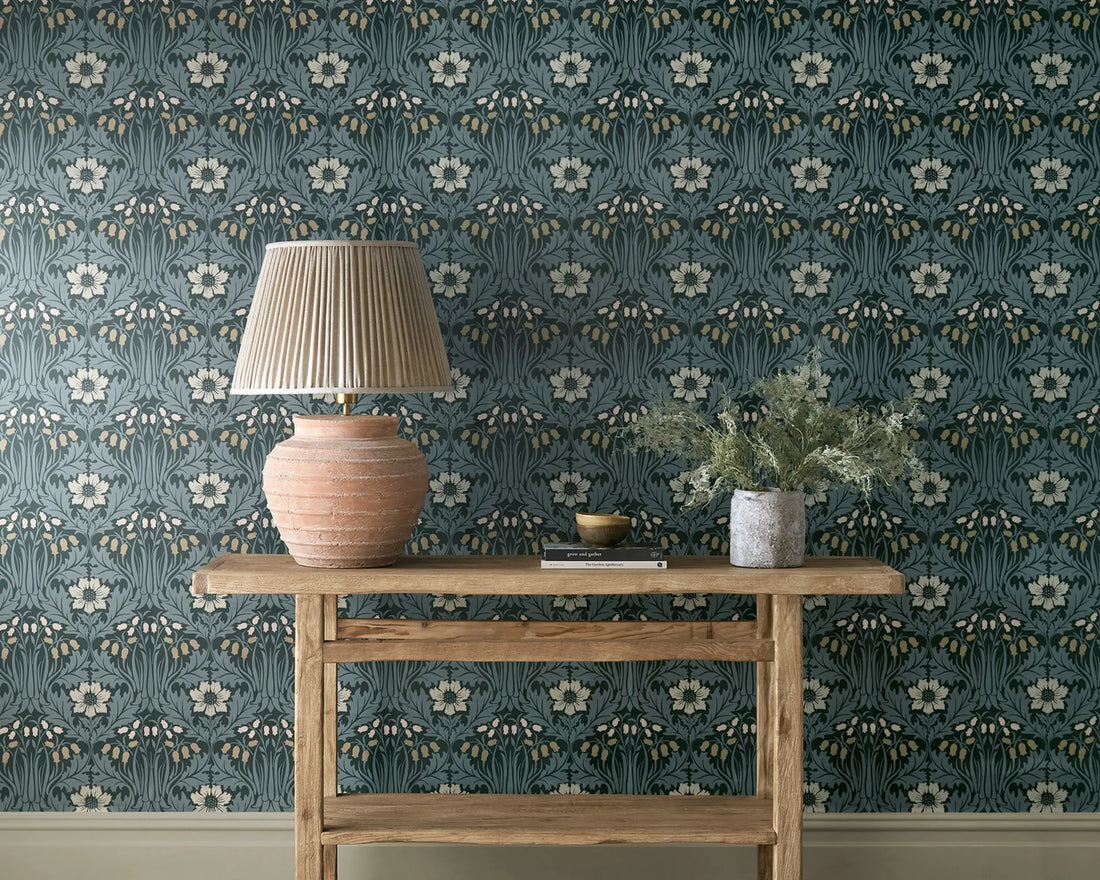 Morris and Co behang Woodbell &amp; Anemone Indigo 217574