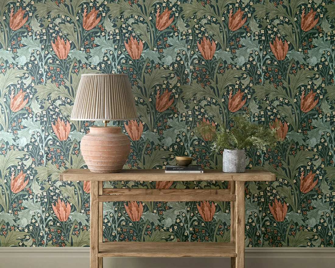 Morris and Co behang Lent Lily Indigo/Madder 217595