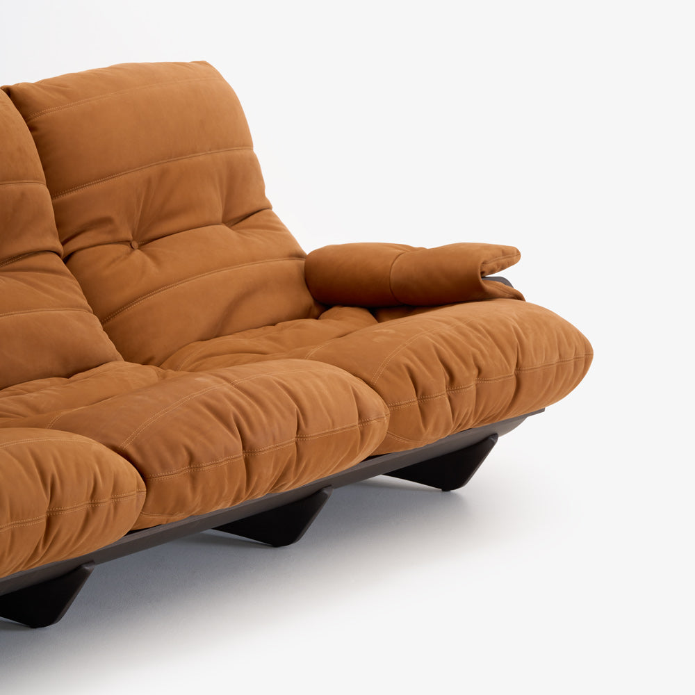 MarsalaGrote bank met armleuningen Ligne roset 