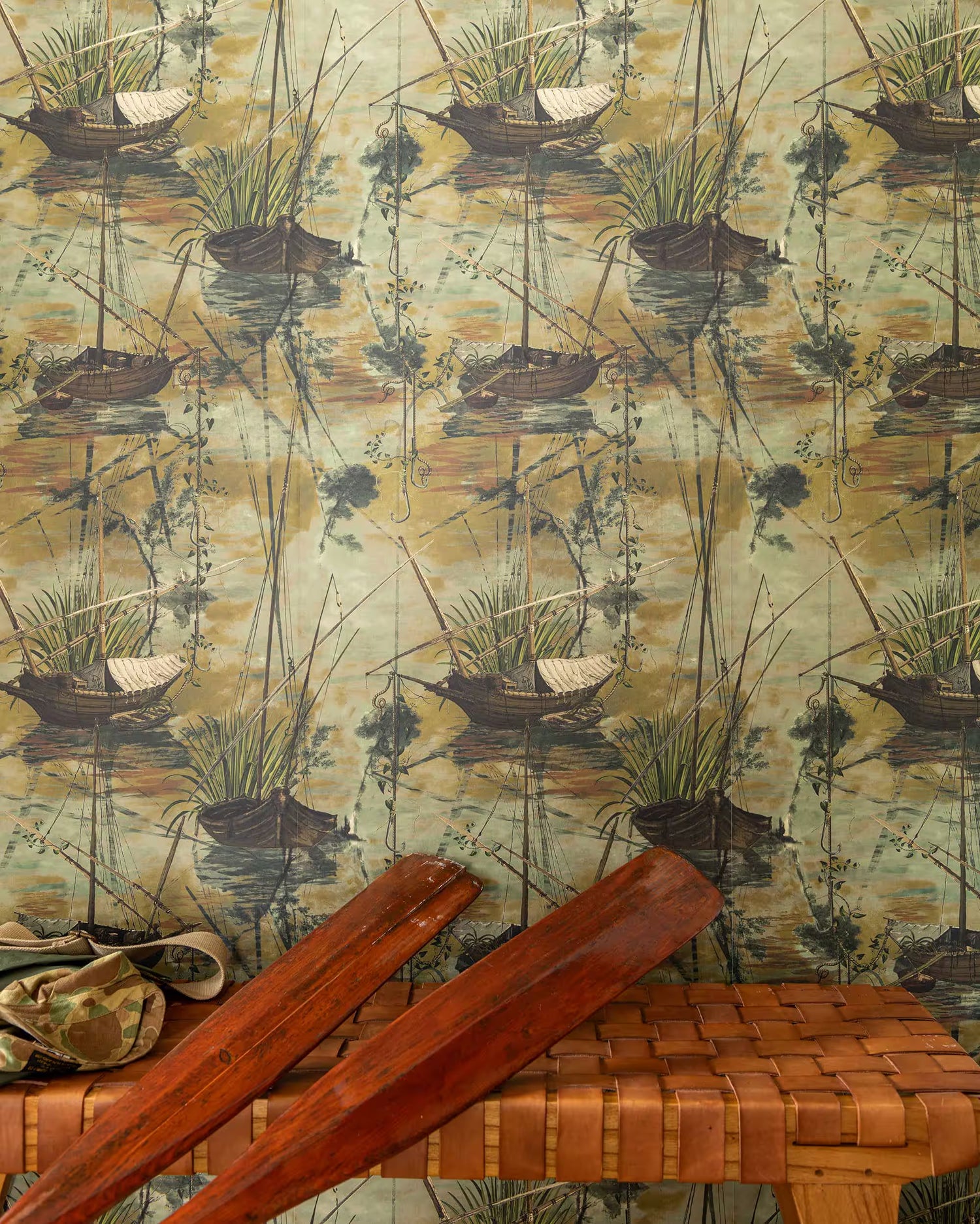 Mind the Gap behang Moored boats green bay WP20725