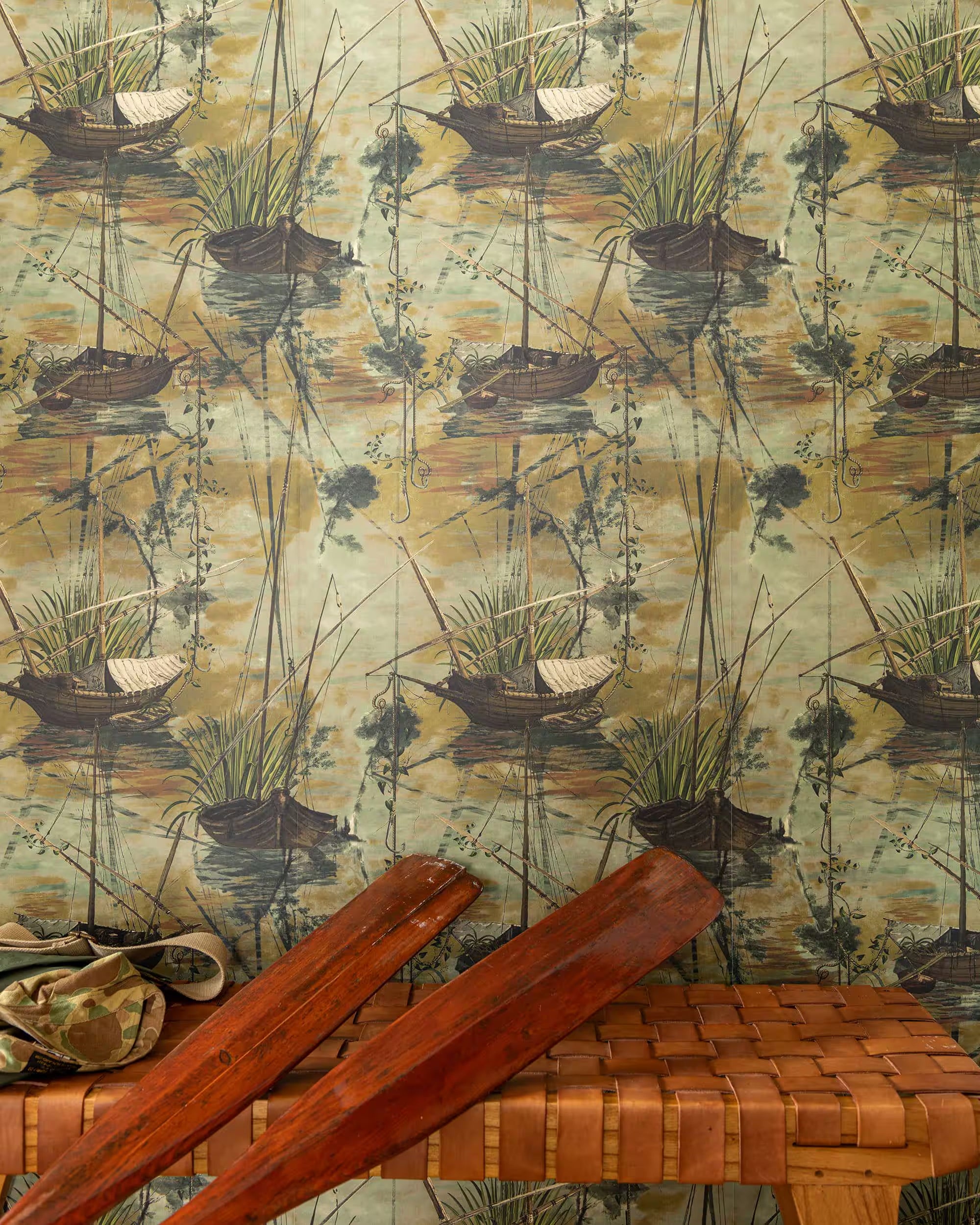 Mind the Gap behang Moored boats green bay WP20725