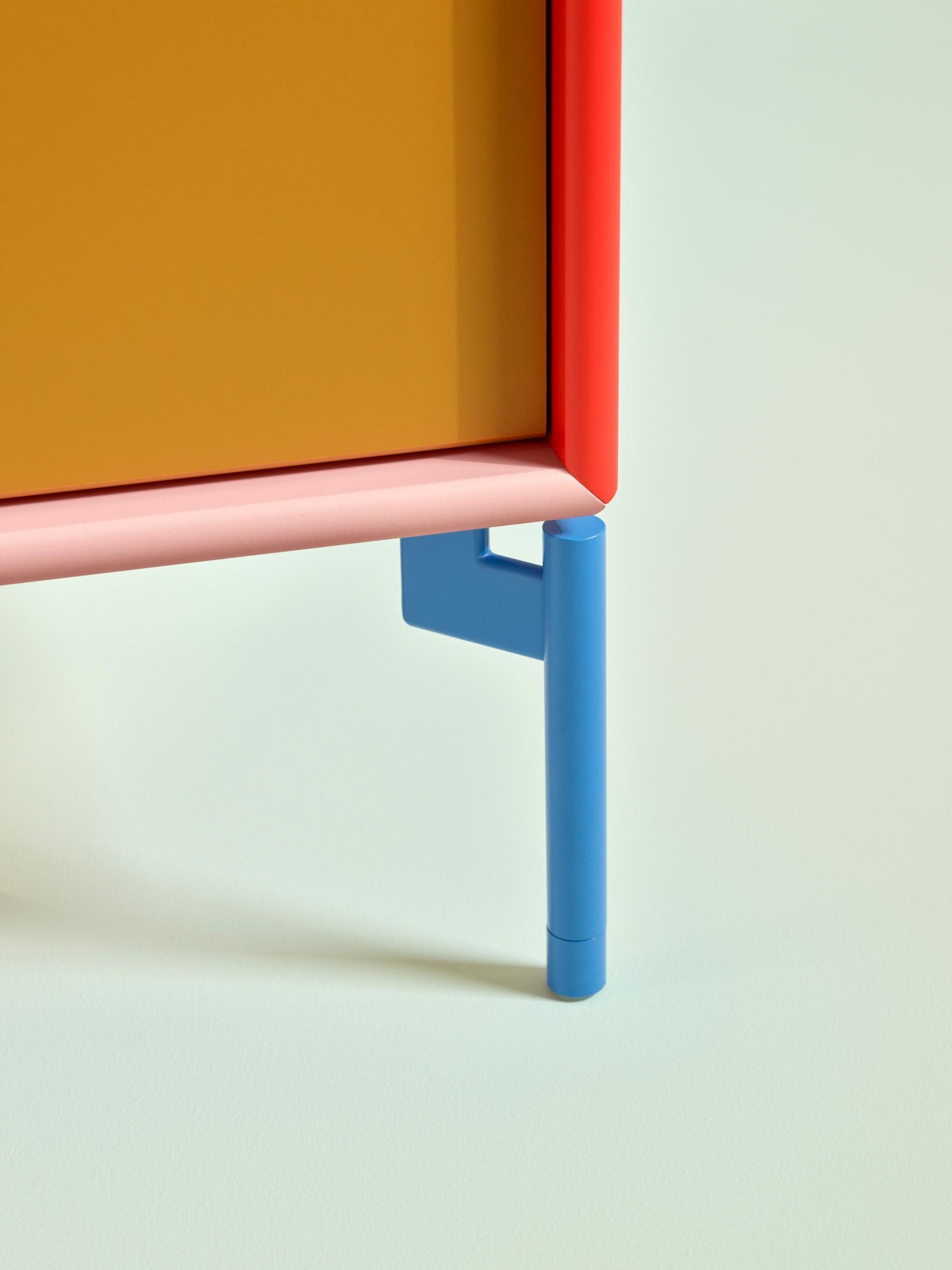 Montana x KIMPOP Carry dresser -Limited Edition