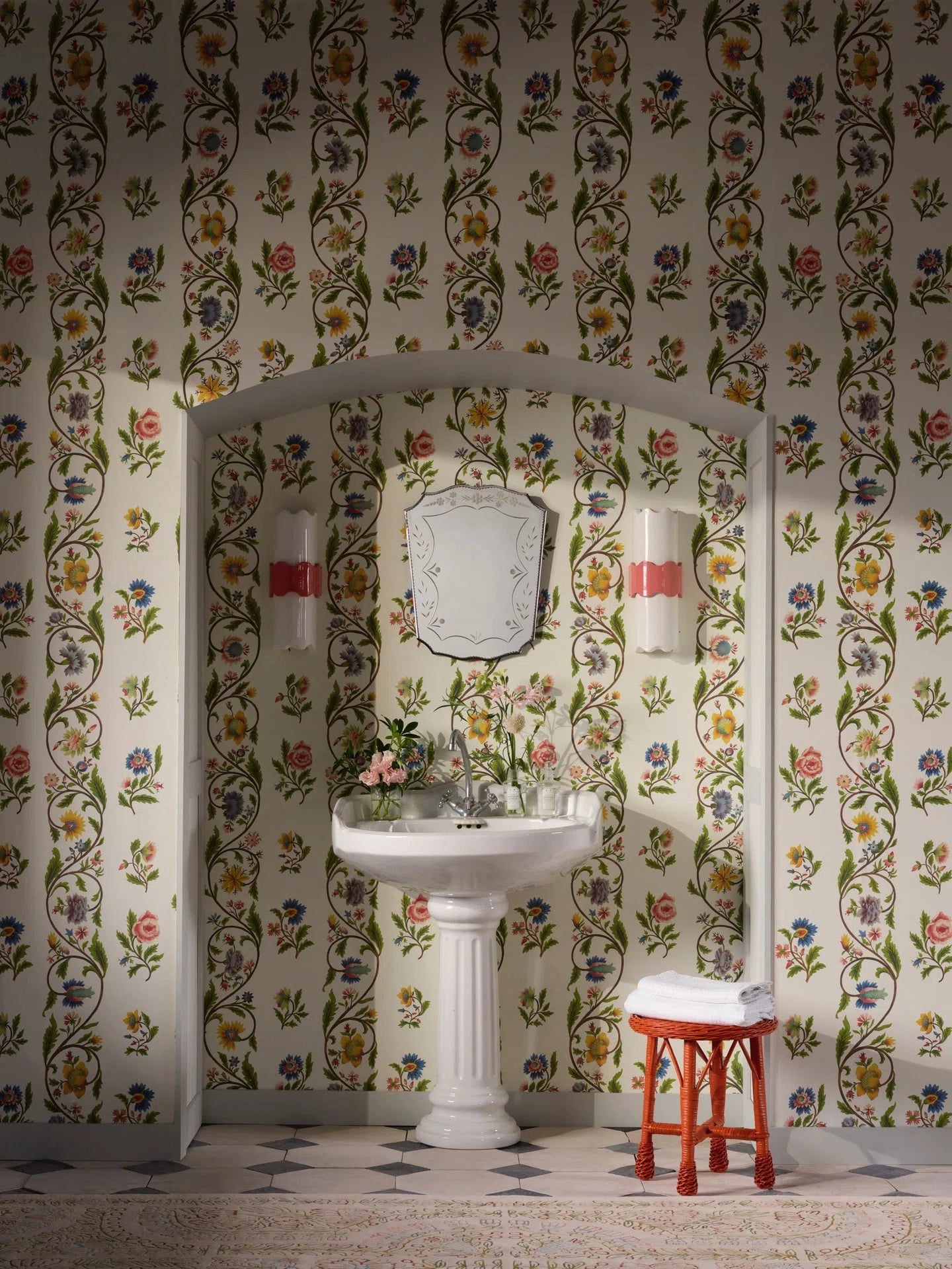 Pierre Frey behang Le Clos du Roi Printemps FP280001