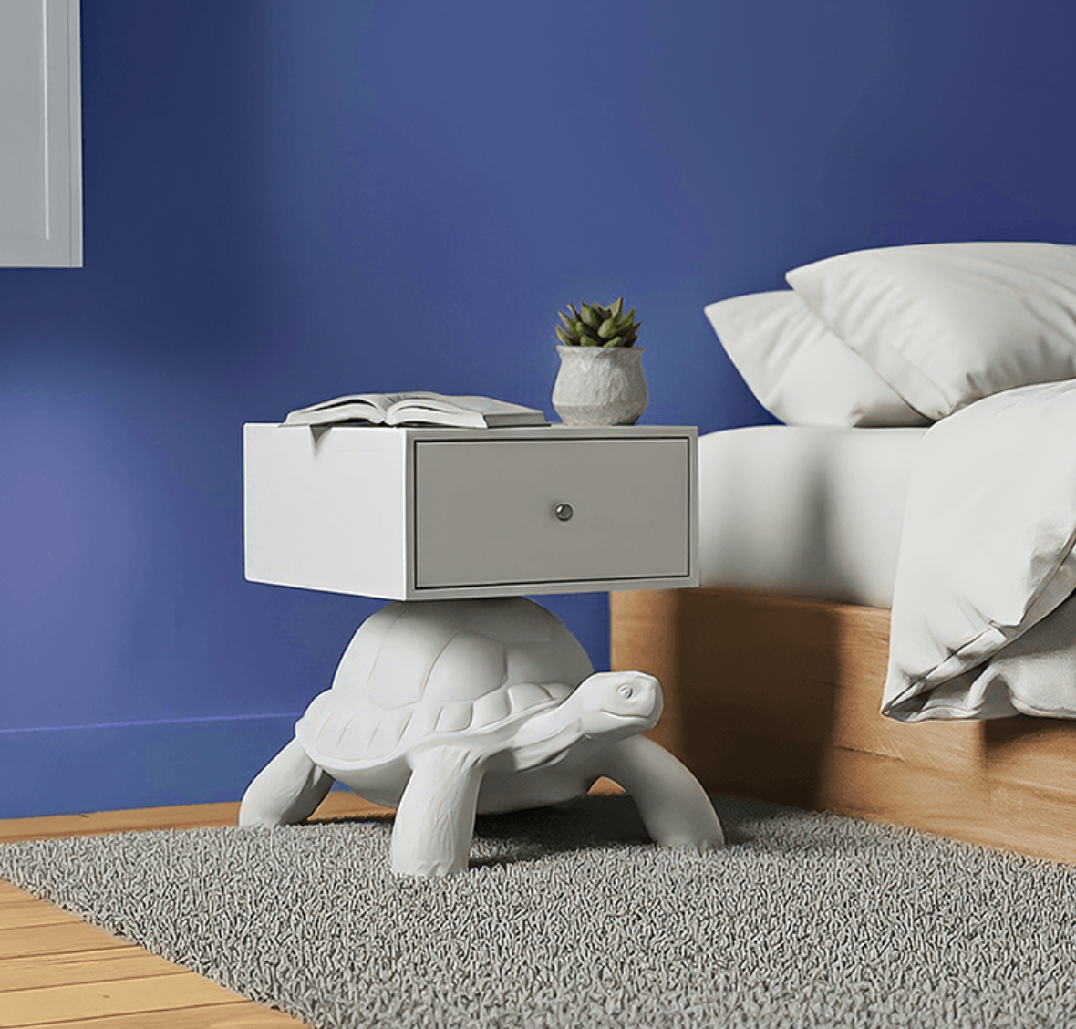 Qeeboo Turtle Carry Bed Table