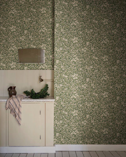 Sandberg behang Linnea Forest Green S10783 sfeerbeeld