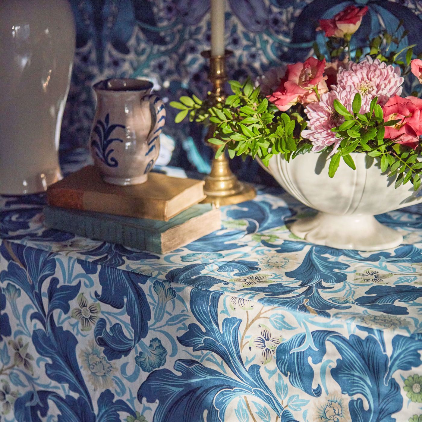 Morris and Co stof Leicester Paradise Blue 227210