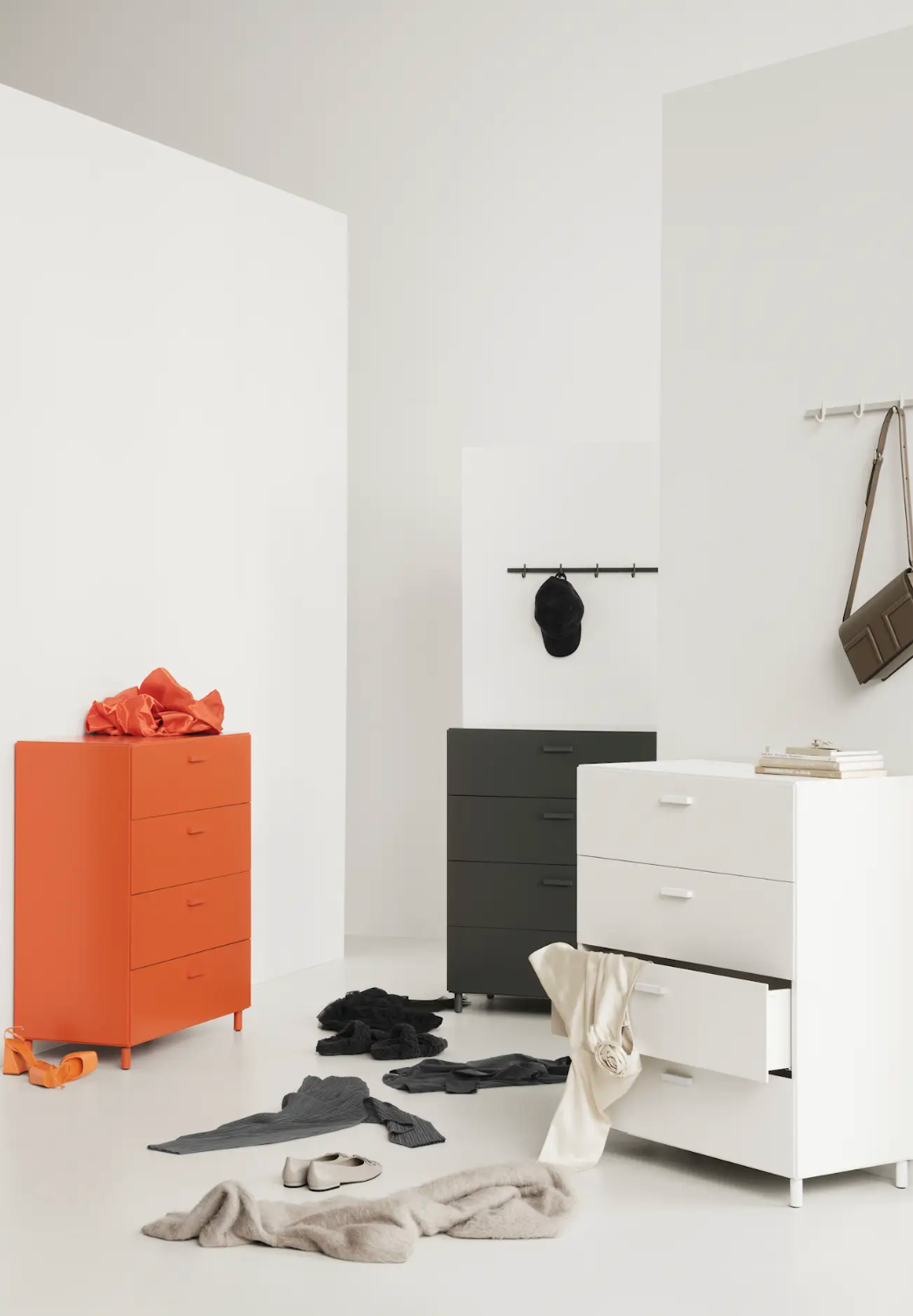 String Relief brede ladekast met poten