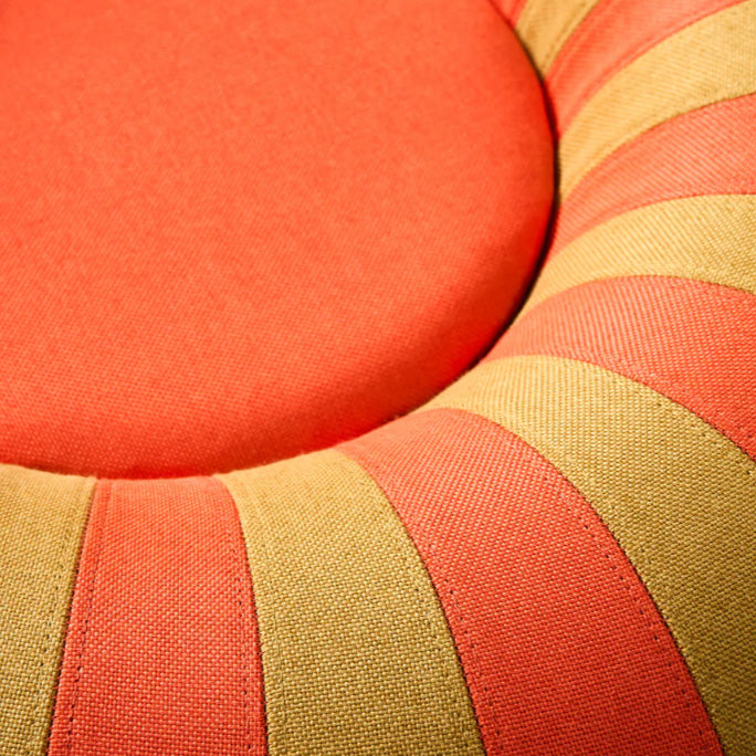 Studio About Float Small