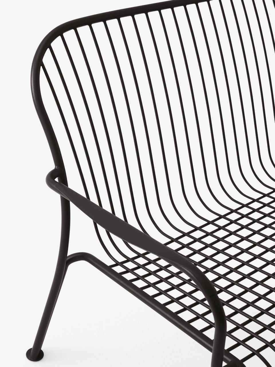 &amp;Tradition Thorvald SC110 outdoor lounge sofa with arms close up black