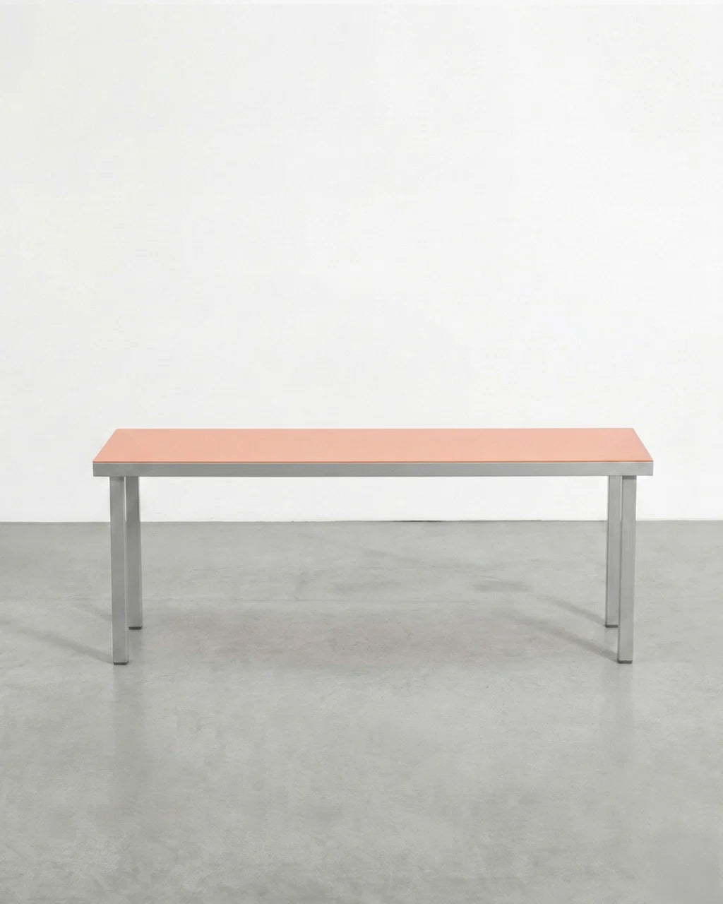 Valerie Objects Alu bench roze sfeerbeeld