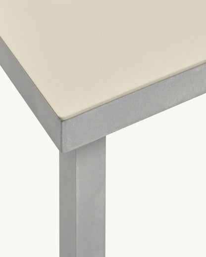 Valerie Objects Alu bench Ivory van dichtbij