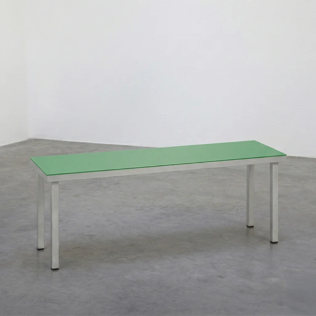Valerie Objects Alu bench sfeerbeeld groen