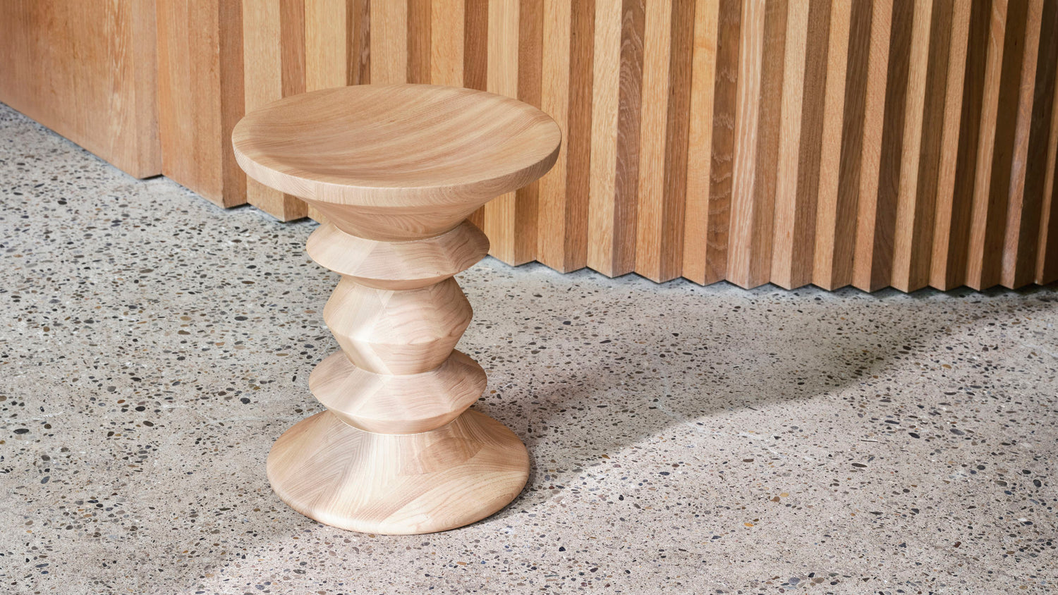 Vitra Stool Kastanje
