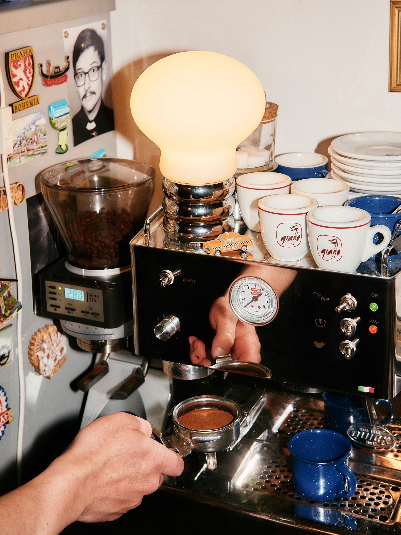 Ingo Maurer b.bulb tafellamp koffie