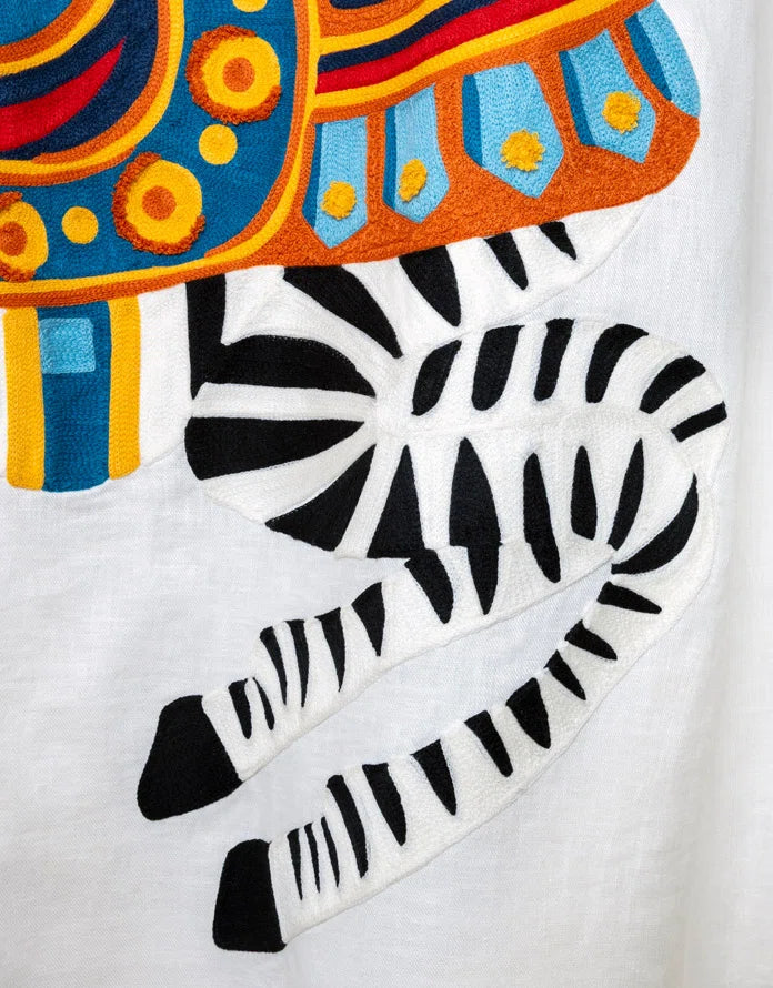 Pierre Frey stof La Zebra du Carrousel Multicolore F4069001 close up 
