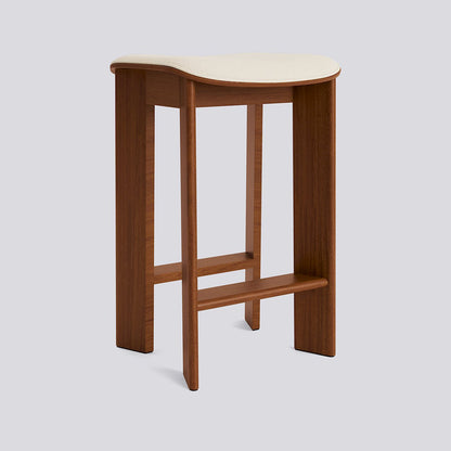 HAY Chisel 30 Bar Stool Low H65 gelakt walnoot Turf Cream