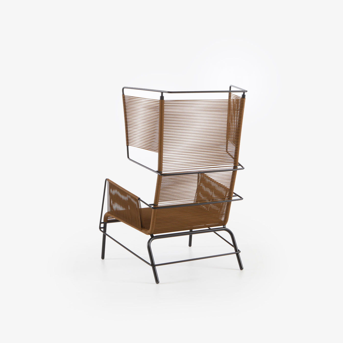 Ligne Roset Fifty fauteuil bruin buiten outdoor