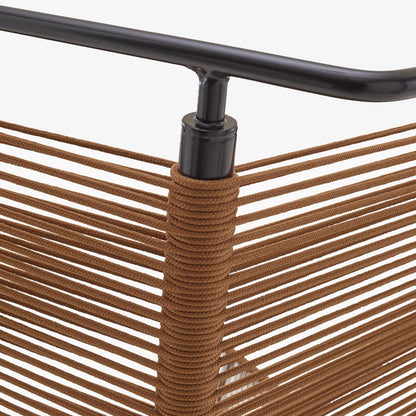 Ligne Roset Fifty fauteuil detail zwart stalen frame