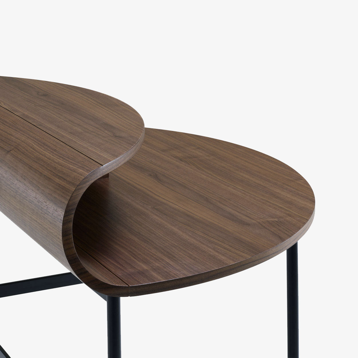 Ligne Roset Roll bureau detail kabelopening achterzijde