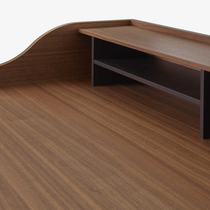 Ligne Roset Ursuline bureau detail walnootfineer bovenblad