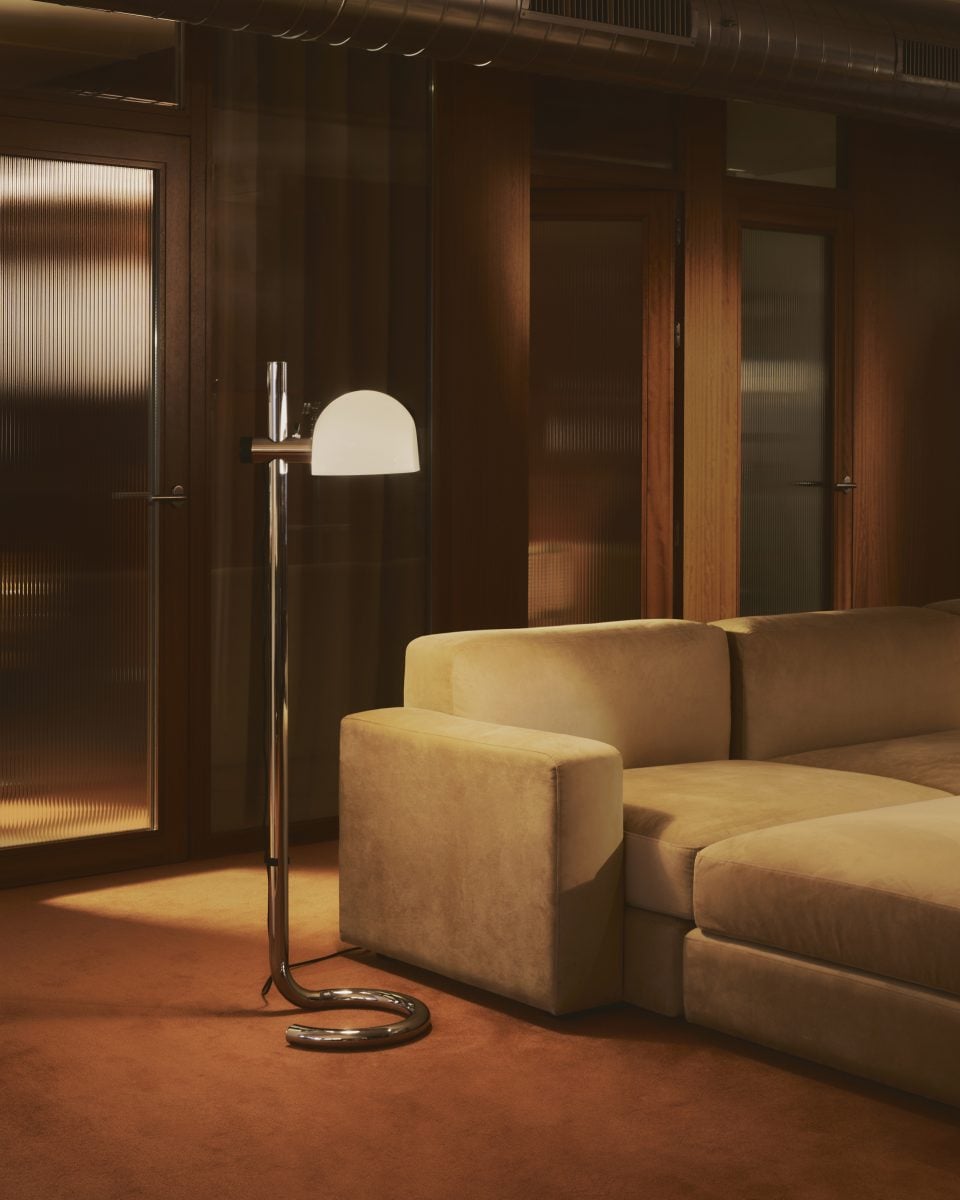 Marset Lauro P vloerlamp sfeerbeeld beige interieur
