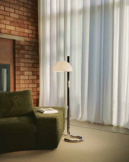 Marset Lauro P vloerlamp sfeerbeeld groene bank