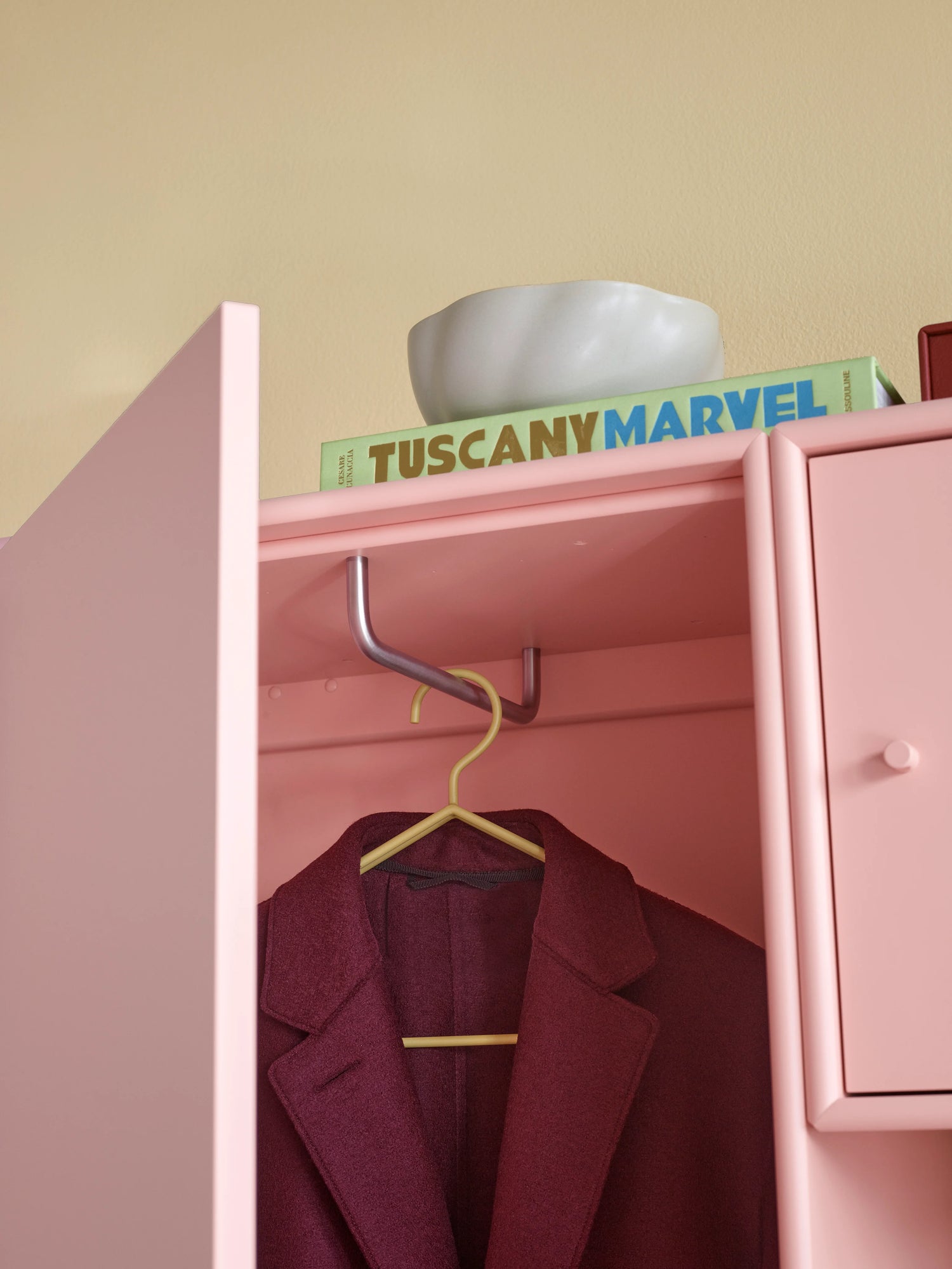 Montana Wardrobe Attire II kast met plint
