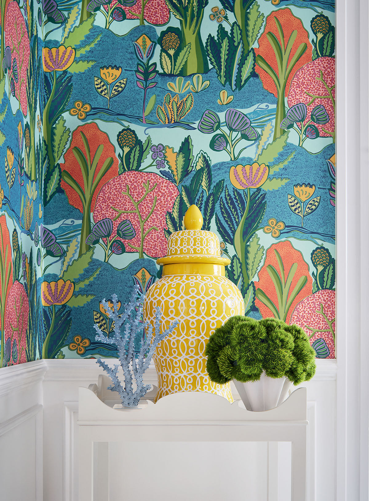 Thibaut behang sfeerafbeelding vliesbehang Albero T45012 Tangerine en Turquoise 