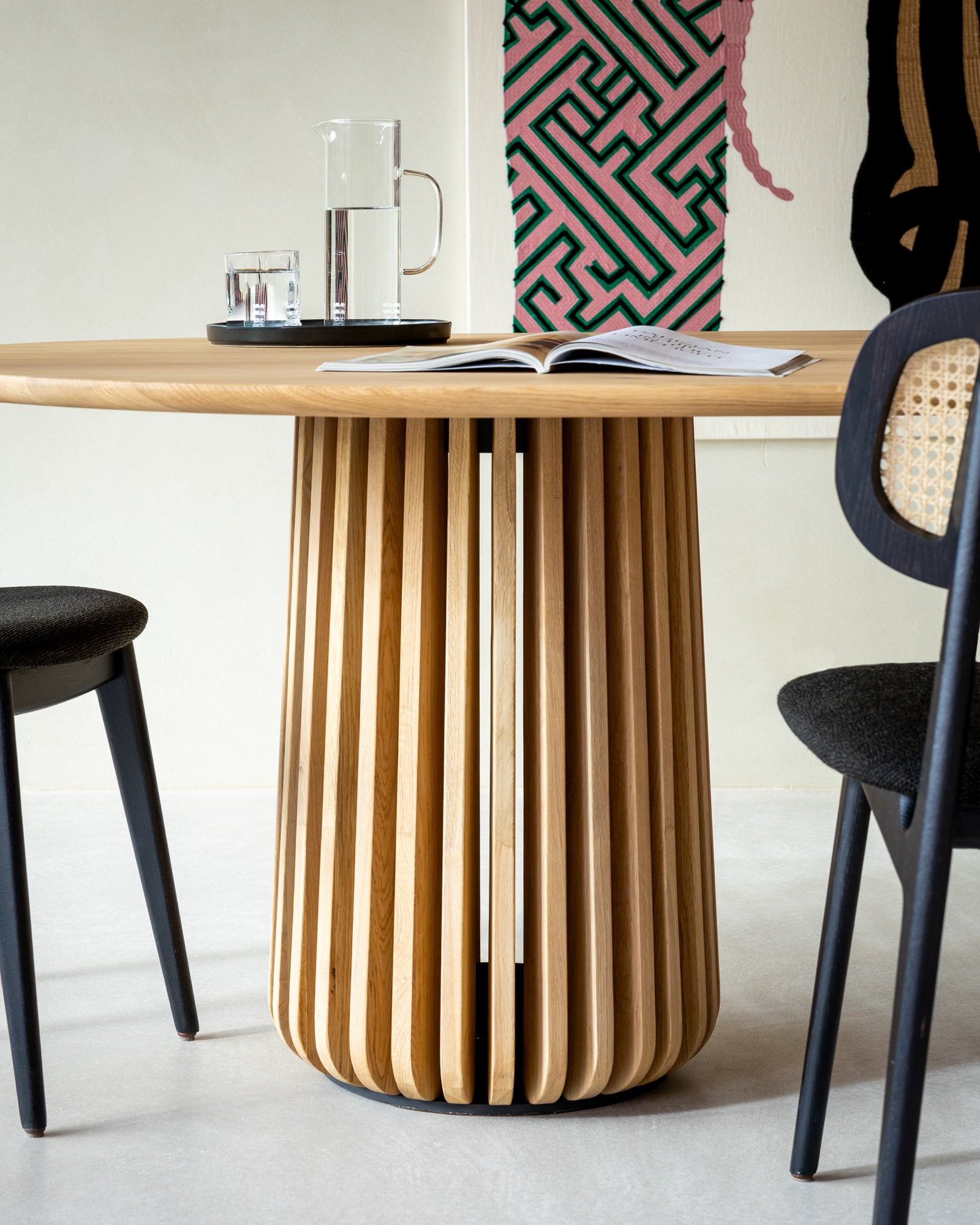 Vincent Sheppard Maru round dining table