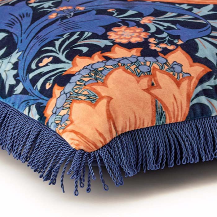Morris and Co kussen Sabastian fringed Midnight Embers