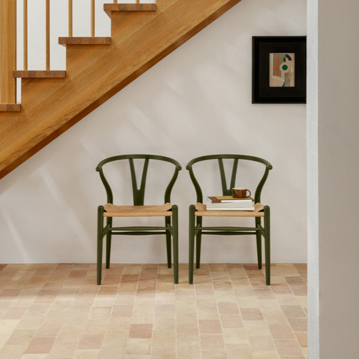 Carl Hansen & Son Wishbone Stoel CH24 Soft Edition Seaweed - By Ilse Crawford